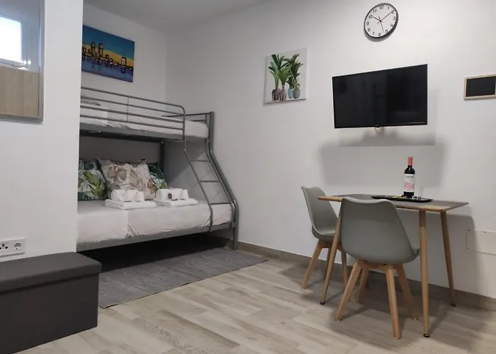 Casa Piramide 4 Wifi - Parking Y Terraza Privada Ferienhaus *