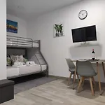 Casa Piramide 4 Wifi - Parking Y Terraza Privada Дом отдыха *