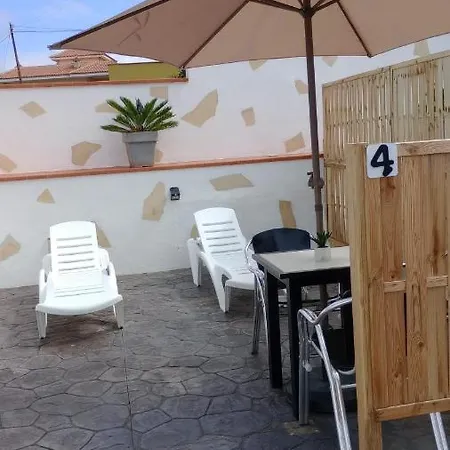 Дом отдыха Casa Piramide 4 Wifi - Parking Y Terraza Privada